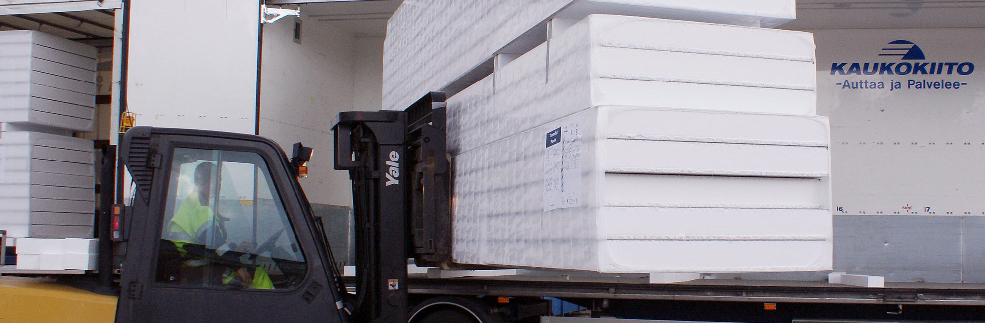 Suuret, säänkestävät tuotteet voimme varastoida kenttävarastoomme.